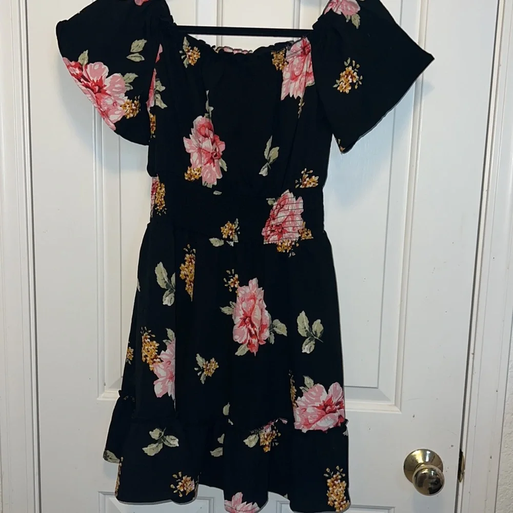 Dress - Picture 10 of 10